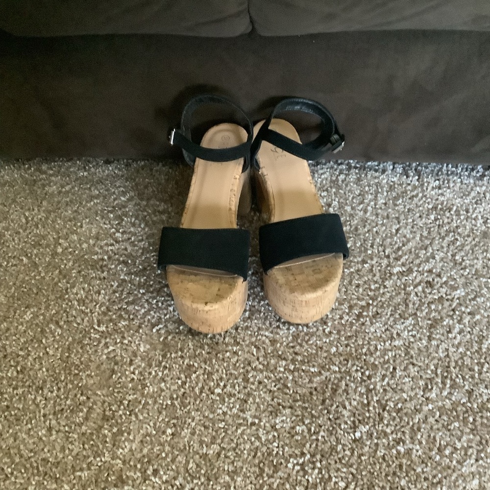 Heels, size 10 never been worn.